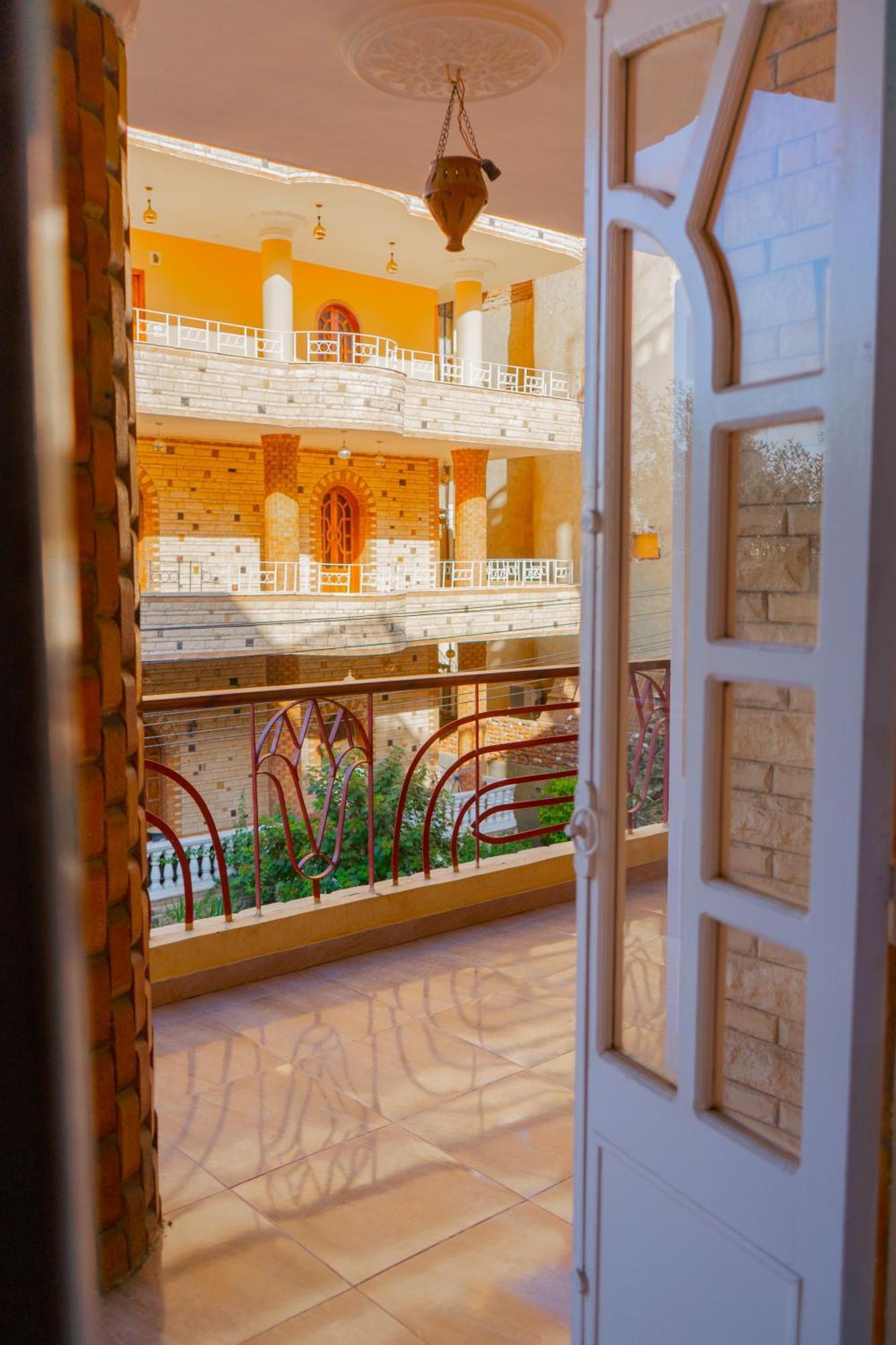 Apartament Akhenaten
